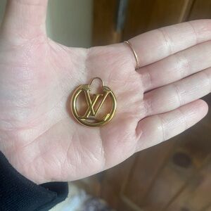 ONE Louis Vuitton Louise PM earring